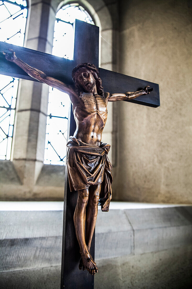Altartop crucifix in crypt prayer alcove; York, England