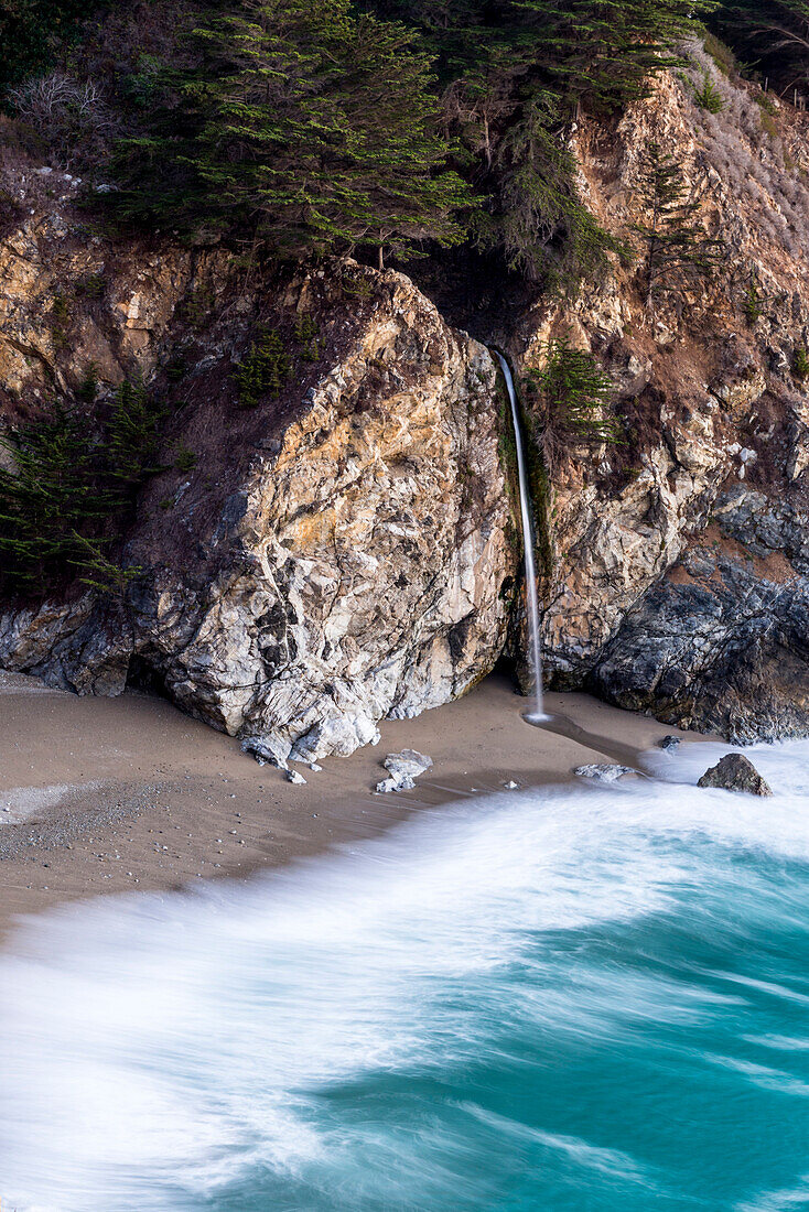 Mcway Falls pouring into Pacific, Big Sur, California, USA