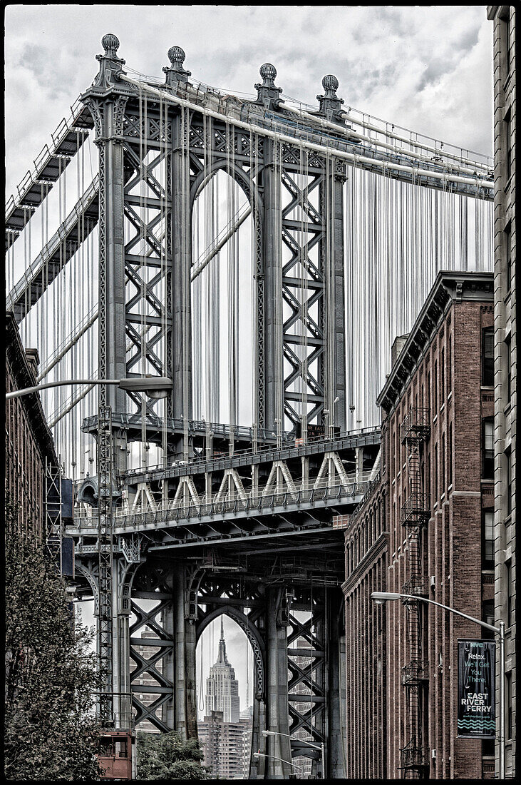 Brooklyn bridge, Sepia, New York , USA