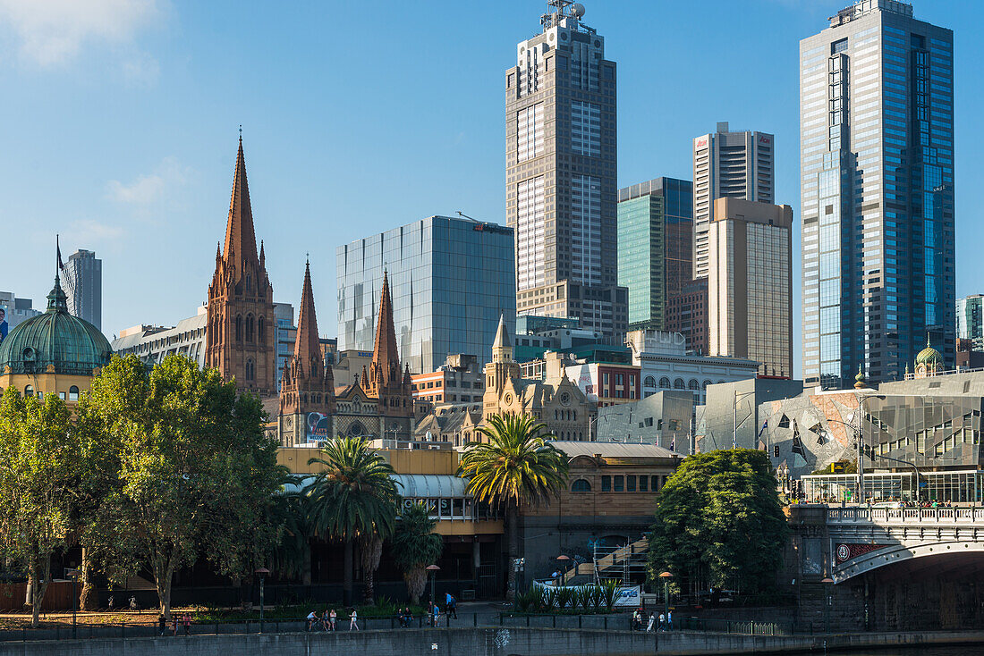 Yarra River and Princes Bridge with Melbourne city skyline, Melbourne, Victoria, Australia, Pacific