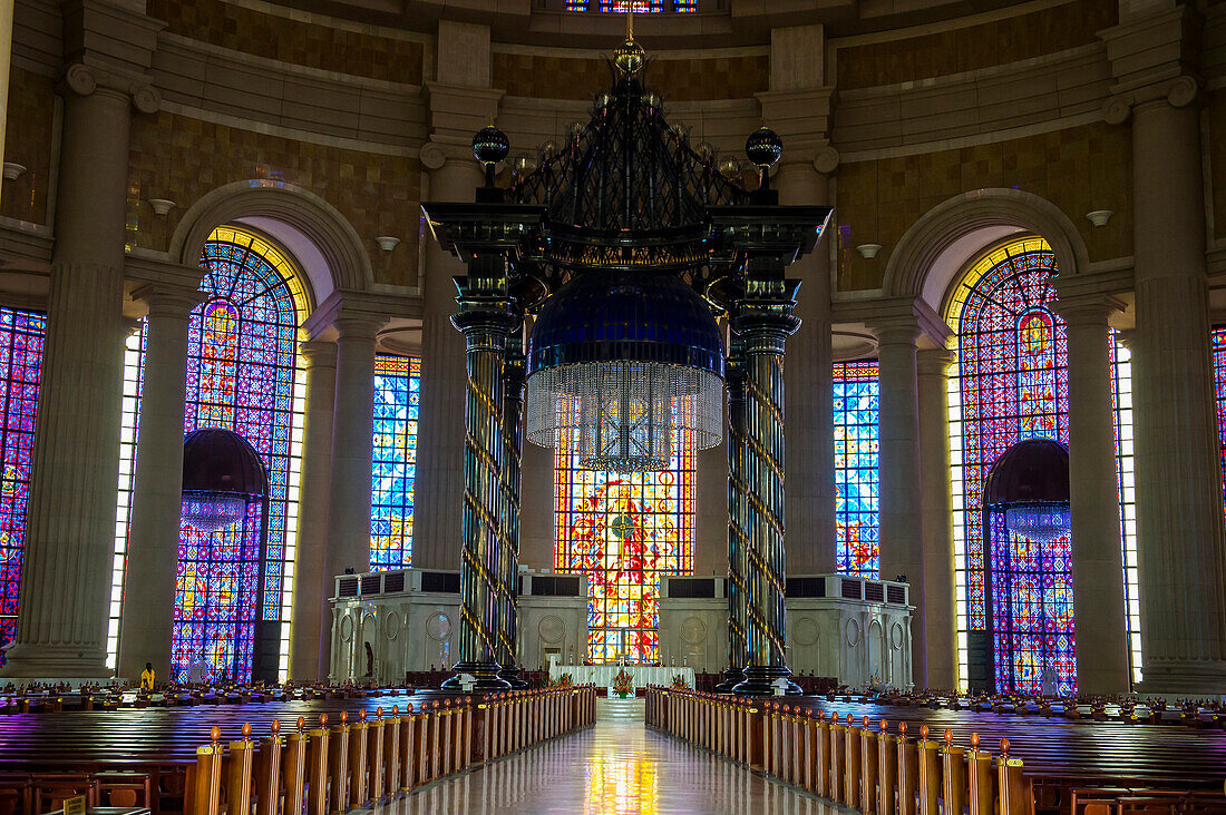 Interior of the Basilica of Our Lady of Peace, Yamassoukrou, Ivory Coast, West Africa, Africa