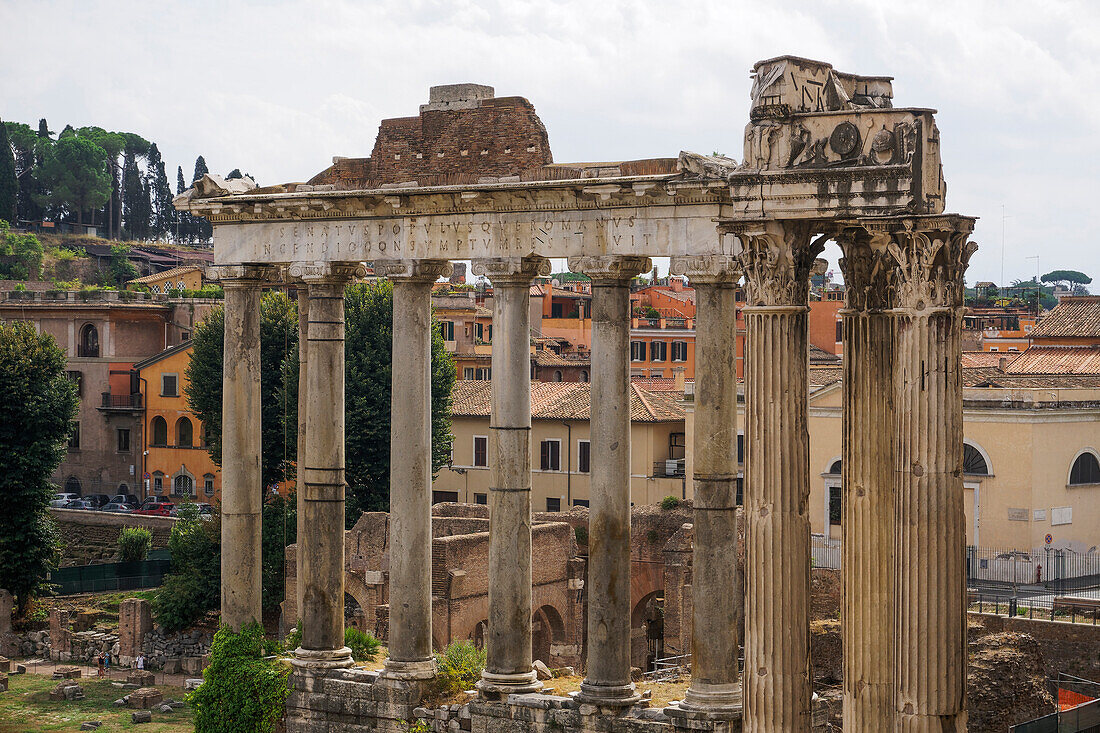 Foro Romano (Roman Forum) ancient ruins, UNESCO World Heritage Site, Rome, Lazio, Italy, Europe