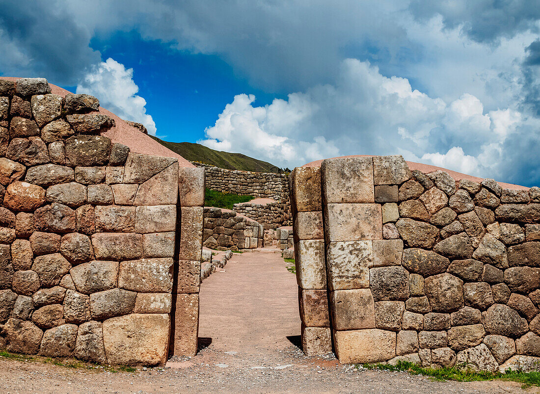 Puka Pukara Ruins, Cusco Region, Peru, South America