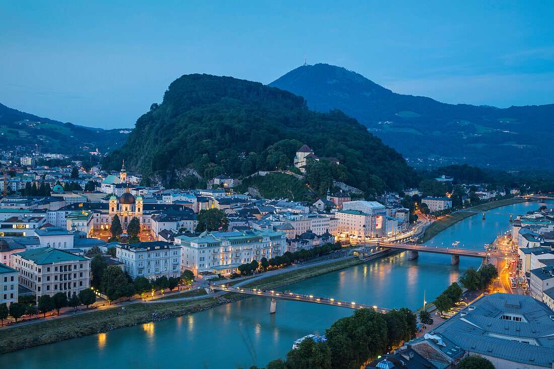 View of Salzach River with The Old City to the right and the New City to the left, Salzburg, Austria, Europe