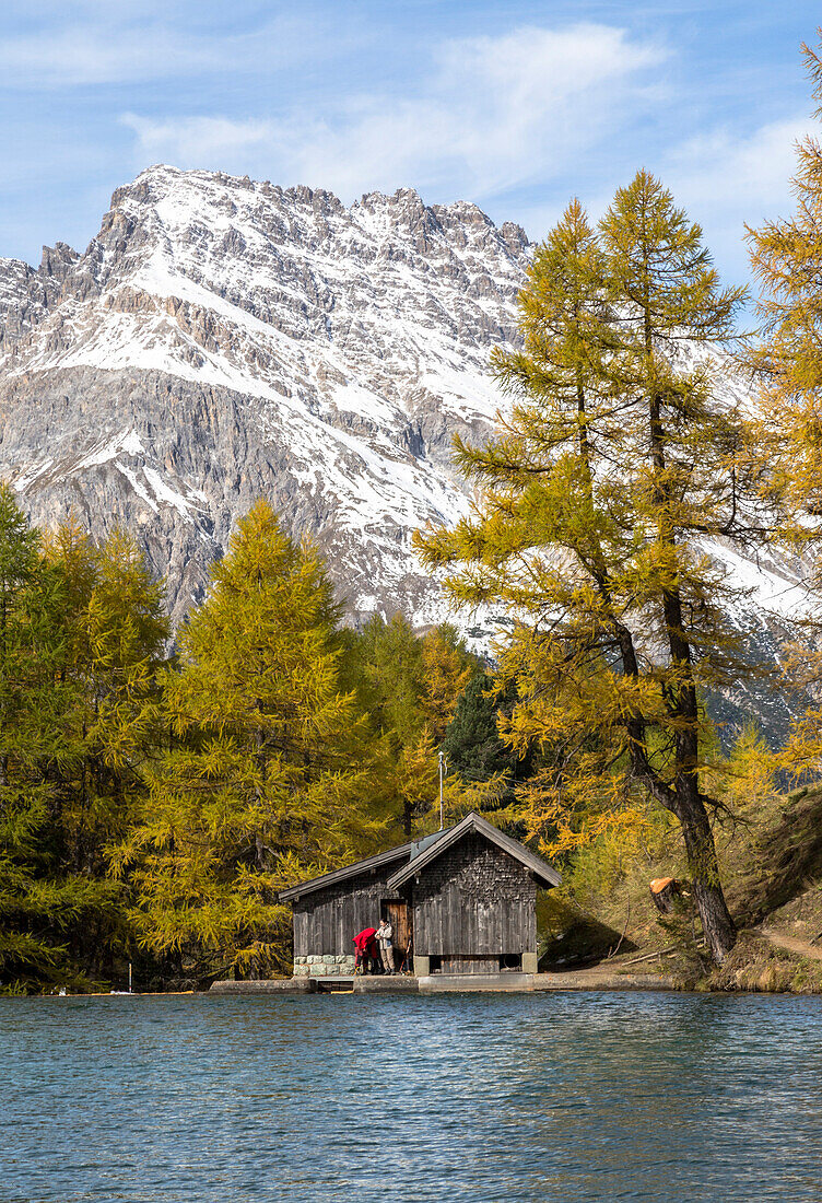 Wood hut on the shore of Lai da Palpuogna (Palpuognasee), Bergun, Albula Pass, Canton of Graubunden (Grisons), Switzerland, Europe