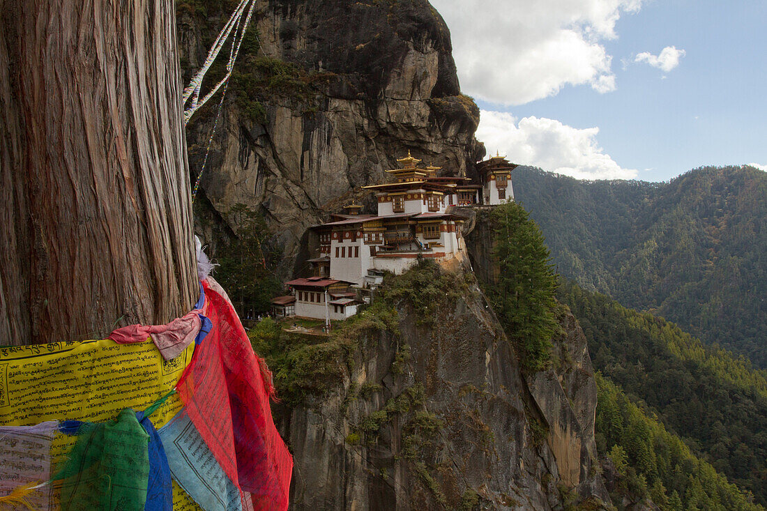 The Taktsang (Tigers Nest) Monastery, Paro, Bhutan, Himalayas, Asia