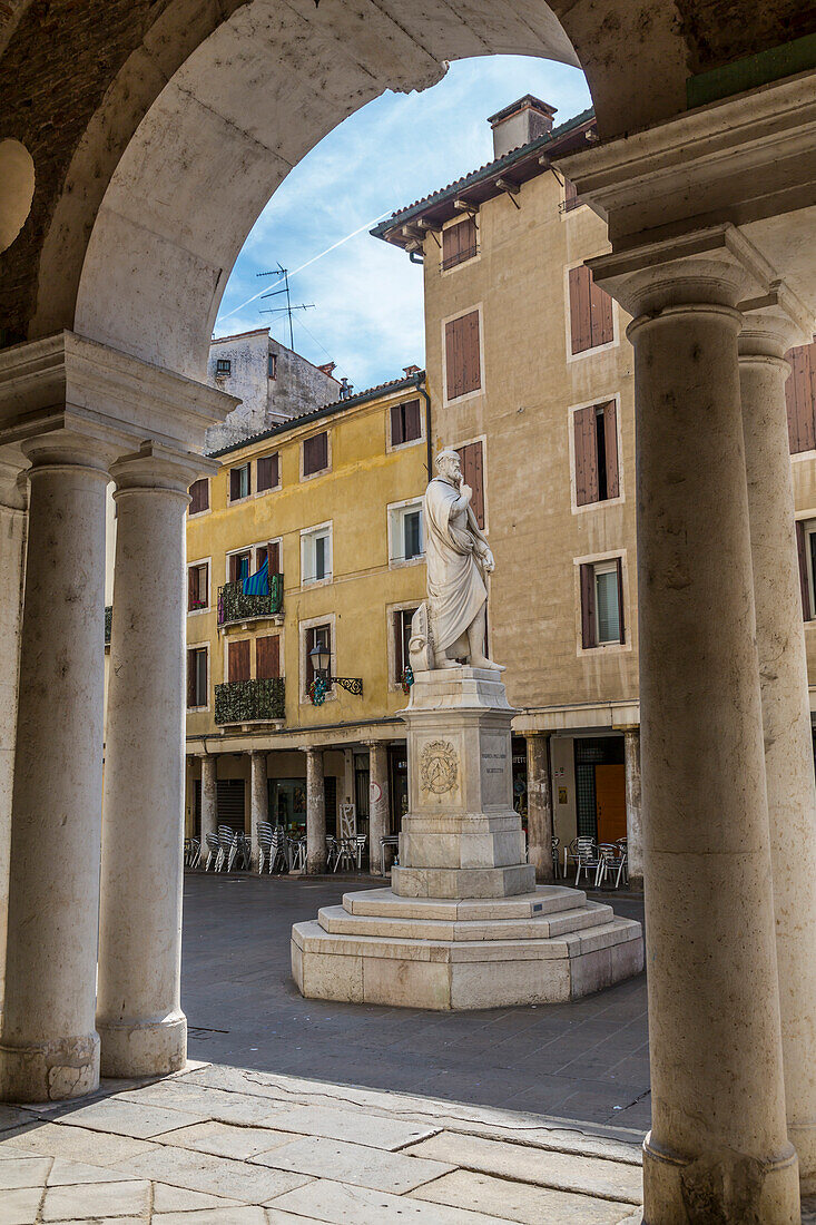 View of statue in Piazzetta Palladio next to Palladian Basilica, Vicenza, Veneto, Italy, Europe