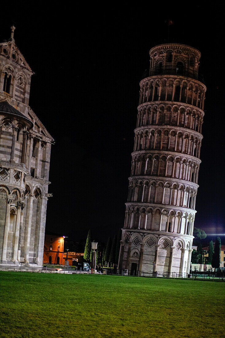 Der Schiefe Turm von Pisa (italienisch Torre pendente di Pisa), Pisa, Italien, Europa