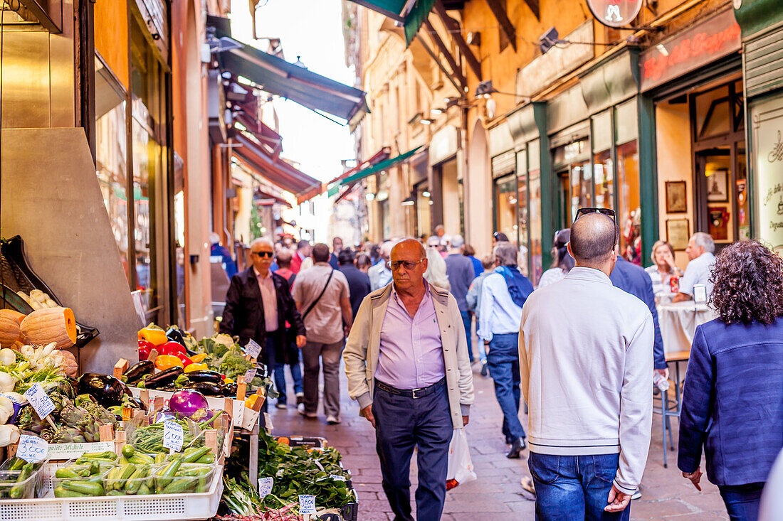 Typische Straße von Bologna, Altstadt, Emilia Romania, Italien, Europa