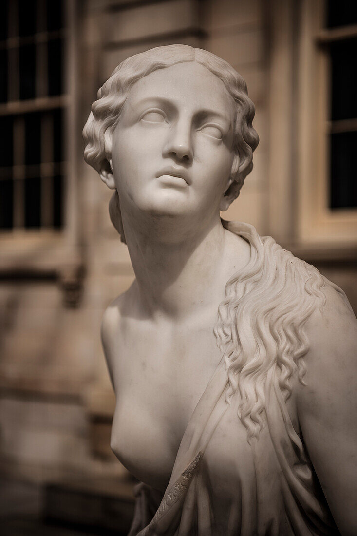barbusige Frauenstatue im Metropolitan Museum of Art, 5th Avenue, Manhattan, New York City, Vereinigte Staaten von Amerika, USA, Nordamerika