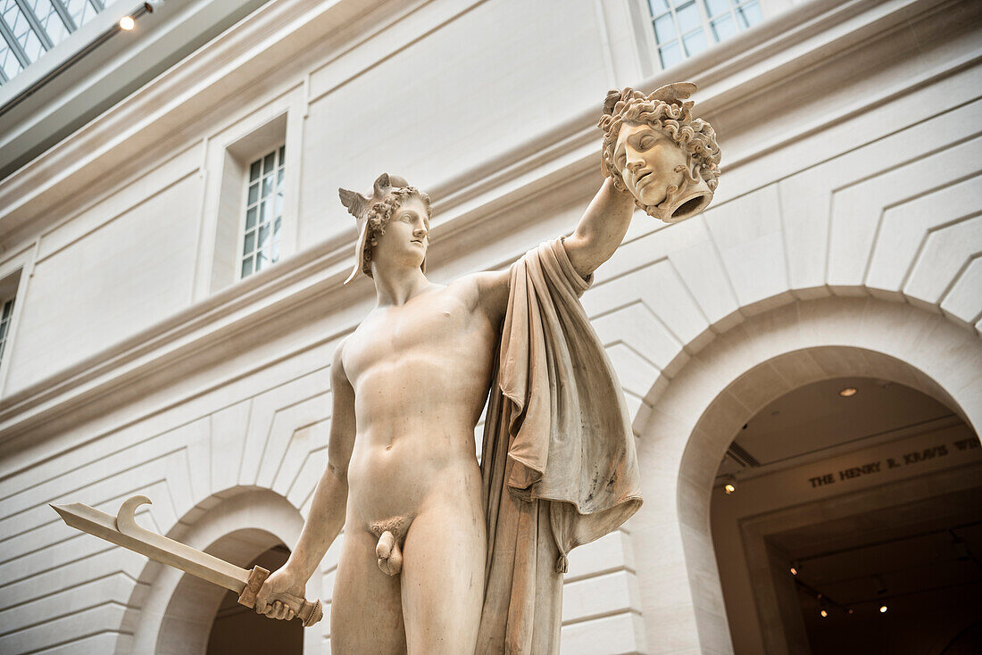 Statue in the Metropolitan Museum of Art, 5th Ave, Manhattan, NYC, New York City, United States of America, USA, North America