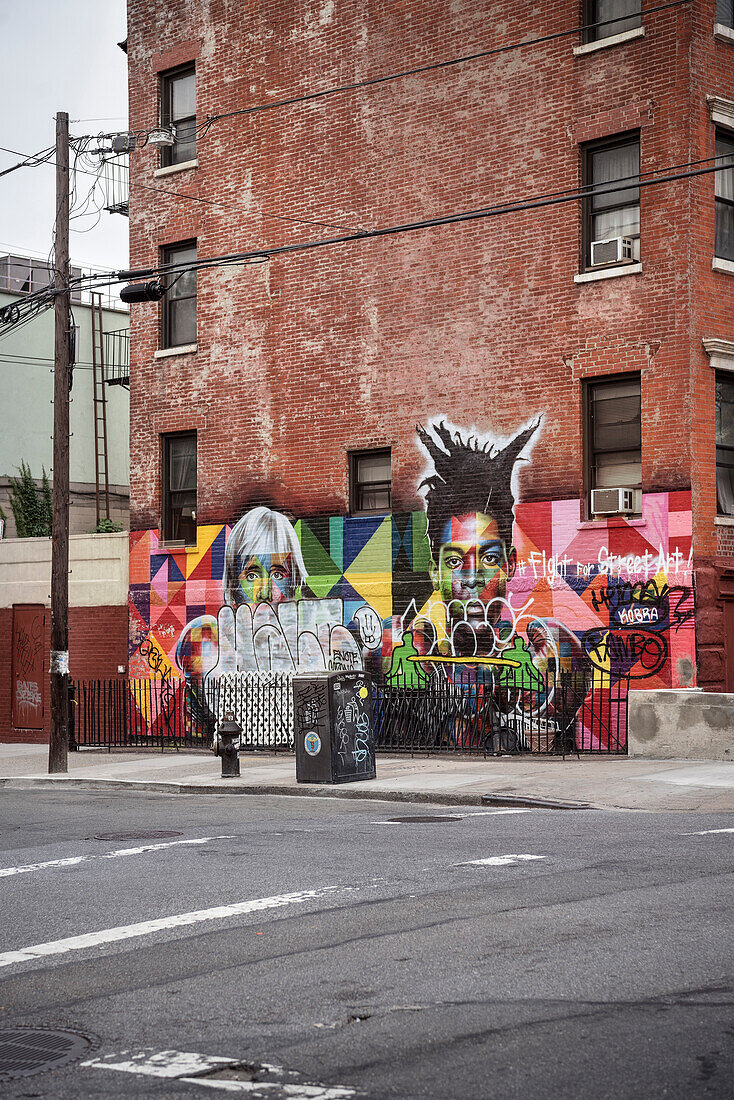 murals and streetart in the streets of Williamsburg, Brooklyn, NYC, New York City, United States of America, USA, North America