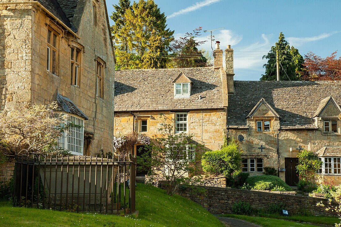 Spring afternoon in Bourton-on-the-Hill village, the Cotswolds, Gloucestershire, England.