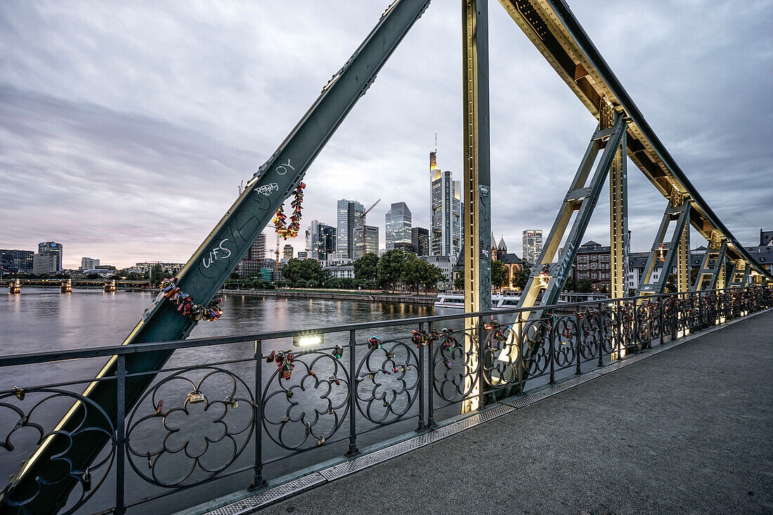 Eisener Steg bridge, Skyline of financial  district,  Frankfurt - Main, Germany
