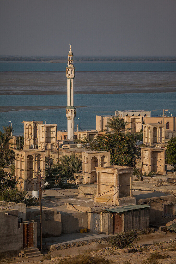 Traditionelle Architektur in Bandar-e Laft auf Qeshm, Iran, Asien