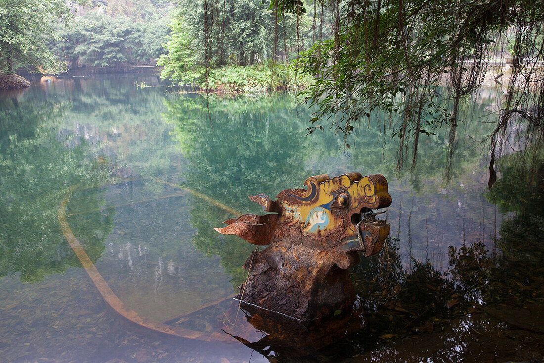 Drachenboot in Ninh Binh in Vietnam, Asien