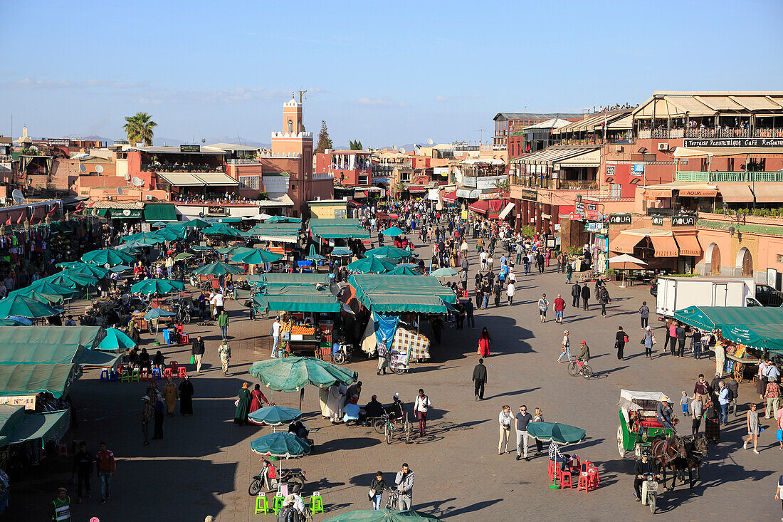 Jemaa el Fna (Djemaa el Fnaa) Square, UNESCO World Heritage Site, Marrakesh (Marrakech), Morocco, North Africa, Africa