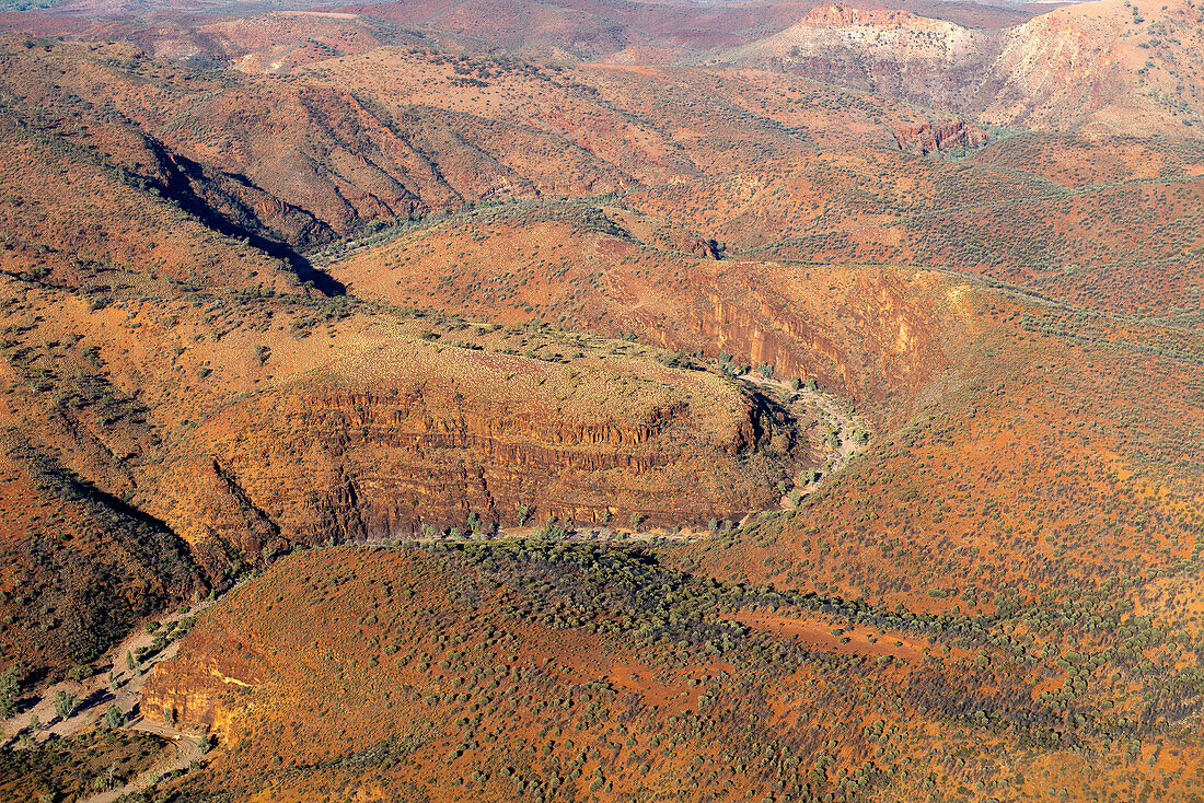 Vom Flugzeug ist die geologische Struktur des Wüstengebirges gut erkennbar, Arkaroola, Südaustralien, Australien