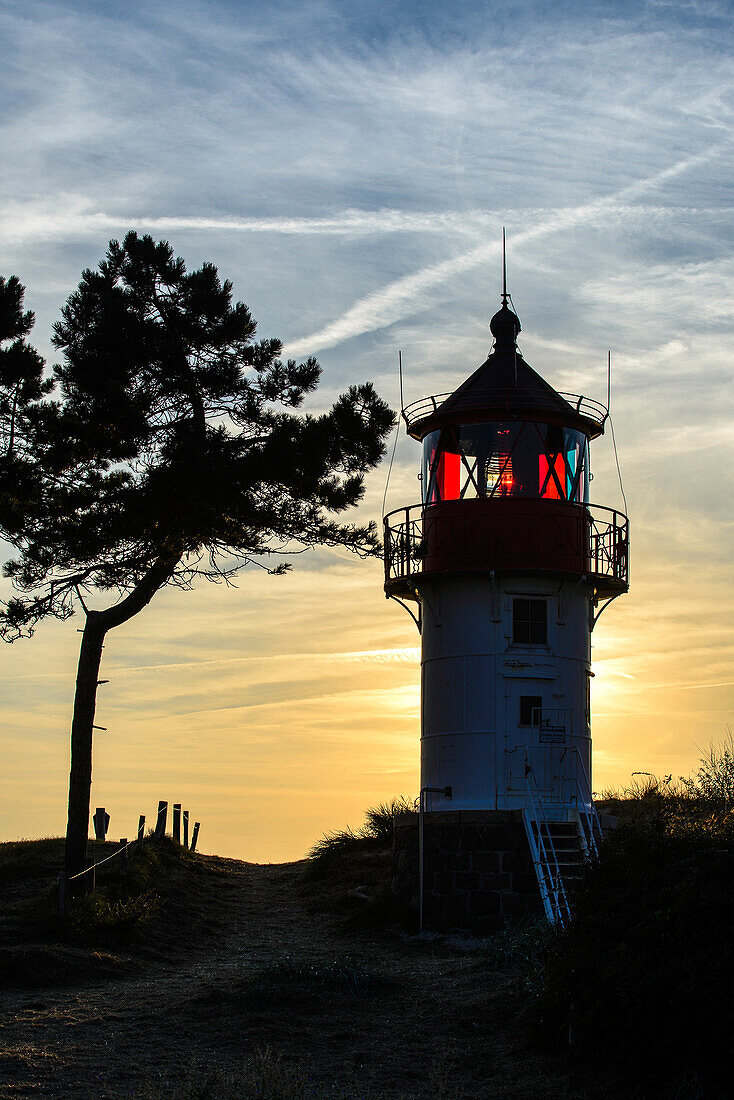 Leuchtturm Hellen und Landschaft im Abendlicht, Hiddensee, Rügen, Ostseeküste, Mecklenburg-Vorpommern, Deutschland