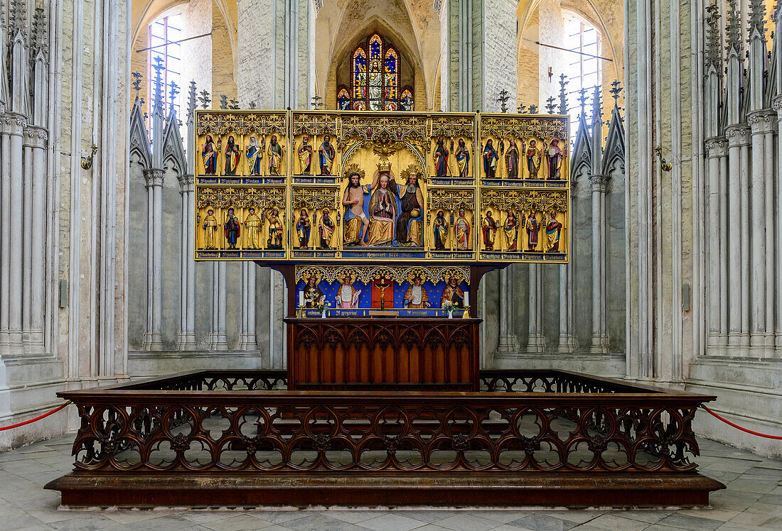 Altar in der St. Marien Kirche, Stralsund, Ostseeküste, Mecklenburg-Vorpommern, Deutschland