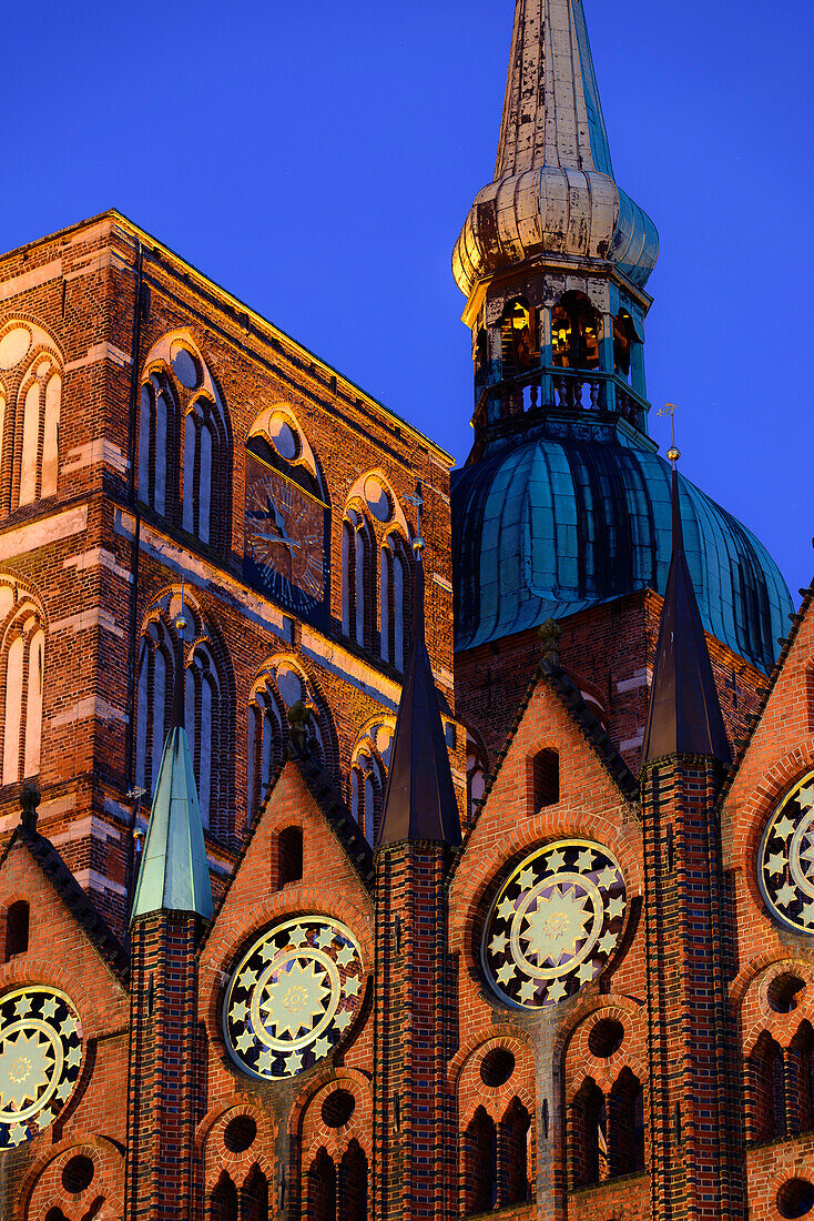 Rathaus am Alten Markt, Stralsund, Ostseeküste, Mecklenburg-Vorpommern,  Deutschland