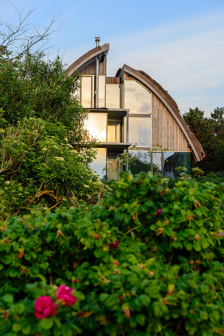 Haus am Strand in Ahrenshoop, Fischland, Ostseeküste, Mecklenburg-Vorpommern,  Deutschland