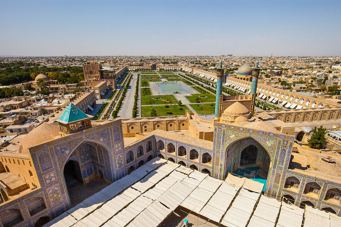 Blick über Naqsch-e Dschahan Platz oder Platz des Imams in Isfahan, Iran, Asien