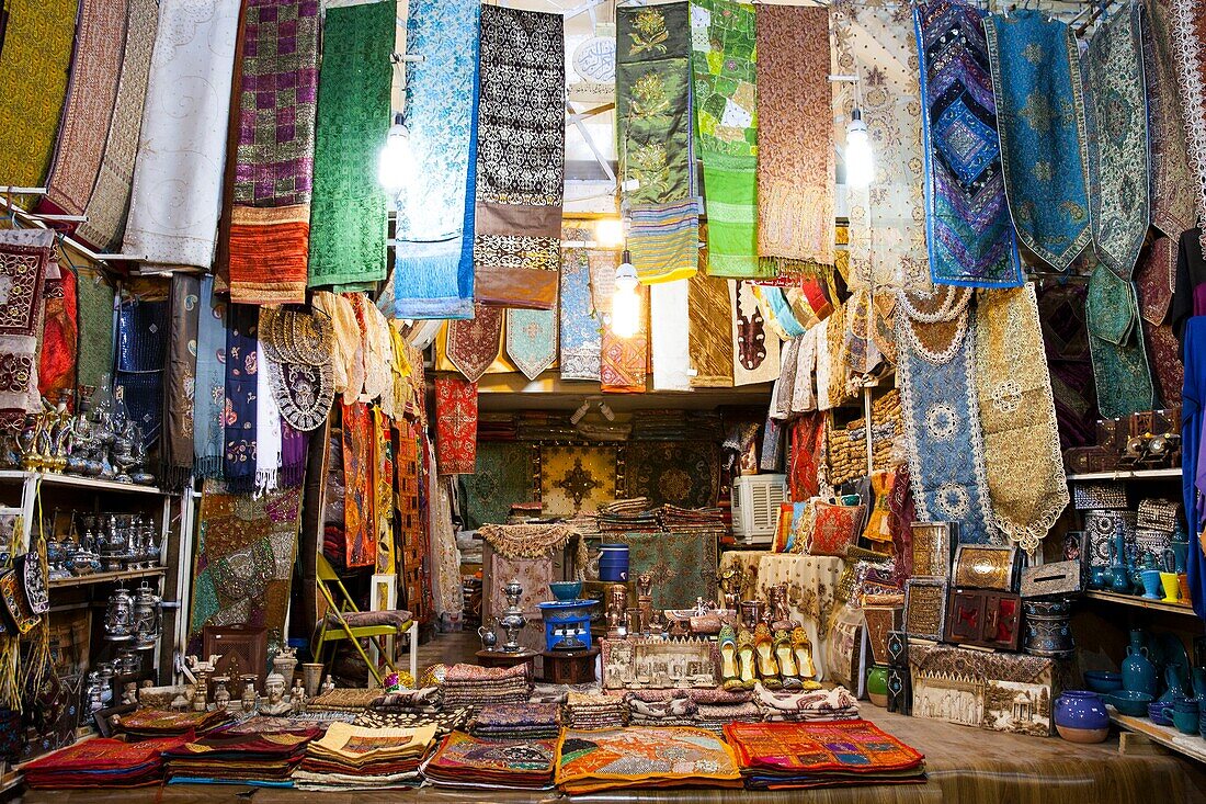 Textiles and souvenirs in the bazaar of Shiraz, Iran, Asia