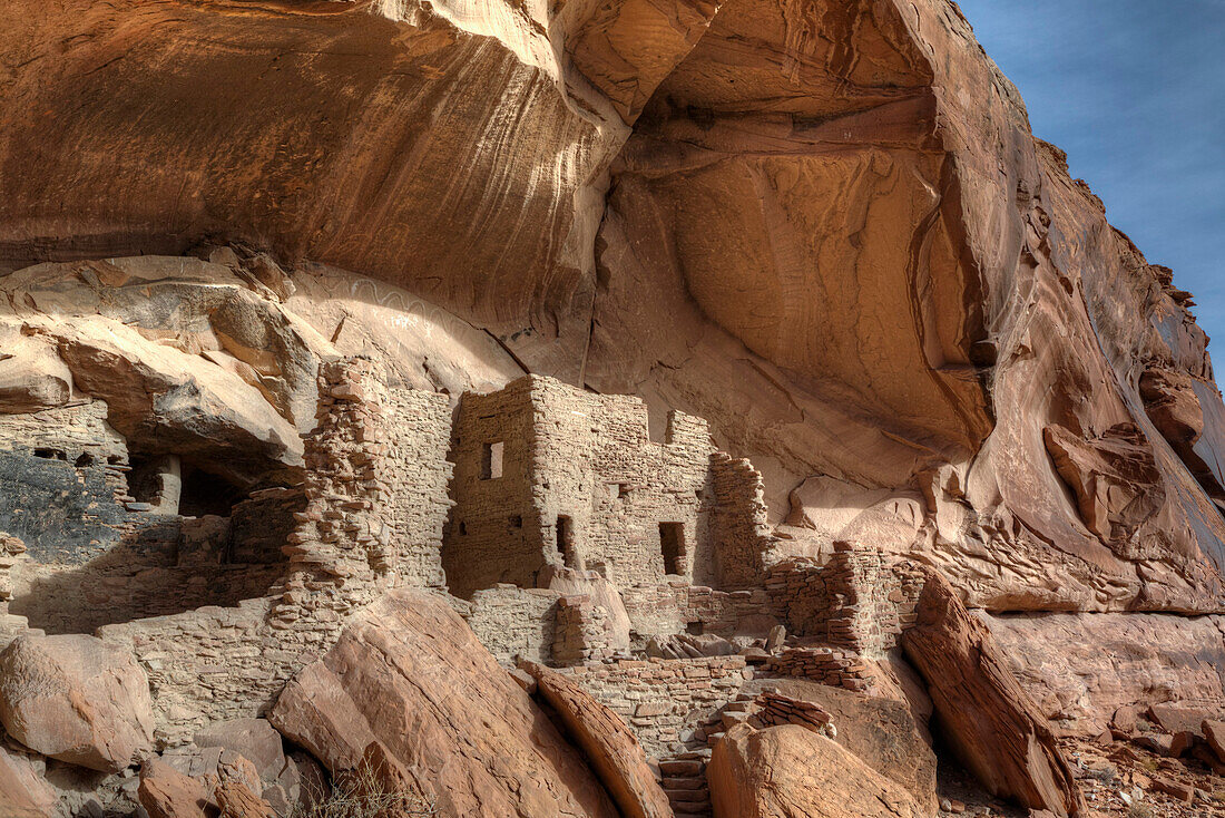 River House Ruin, Ancestral Puebloan Cliff Dwelling, 900-1300 AD, Shash Jaa National Monument, Utah, United States of America, North America