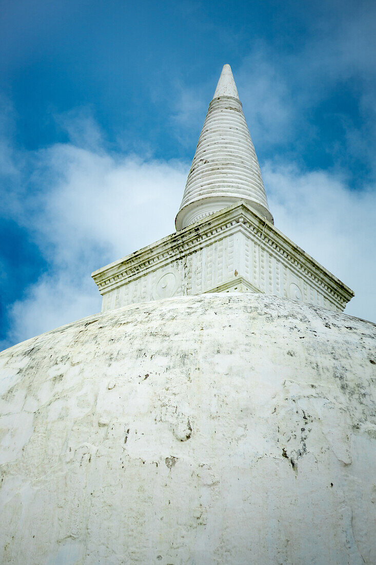 Kiri Vehera Dagoba stupa at Polonnaruwa, UNESCO World Heritage Site, Sri Lanka, Asia