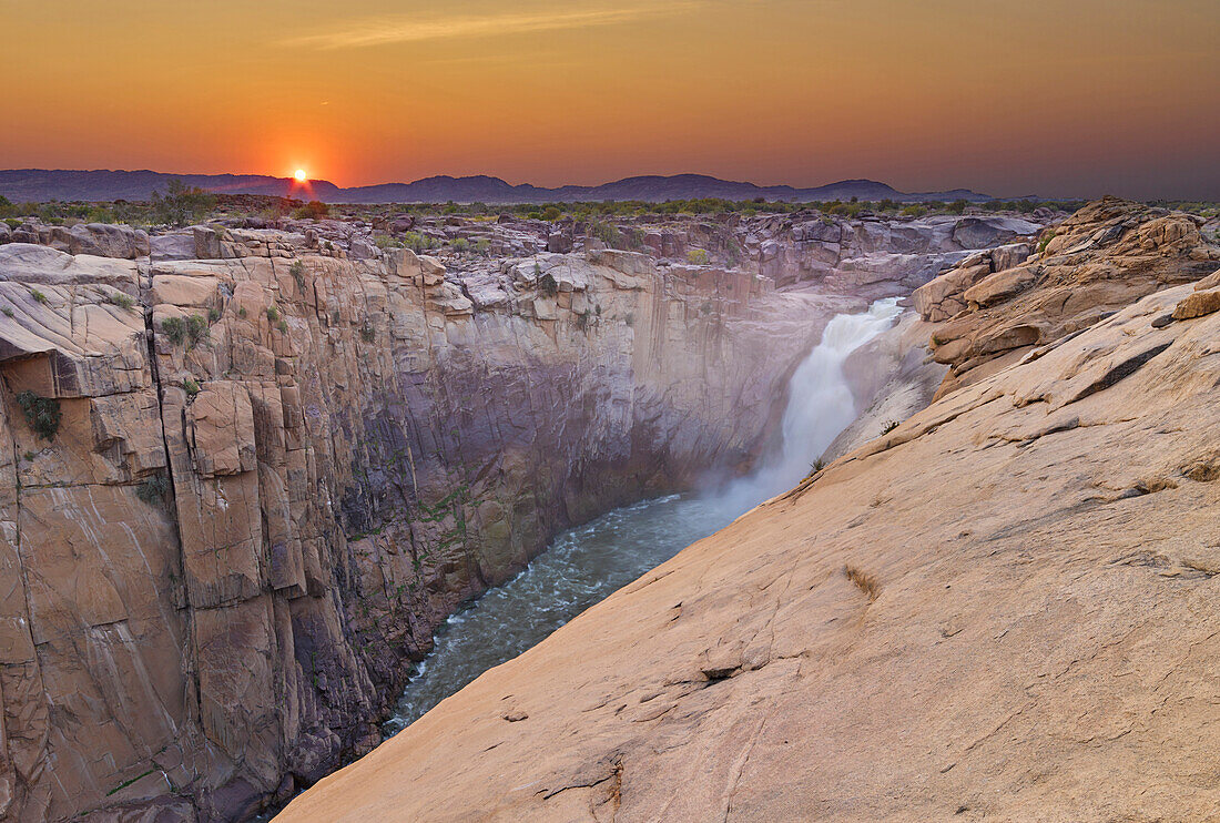 Sunris over Augrabies Falls on the Orange River, Augrabies Falls Park, South Africa