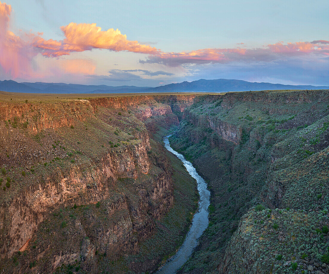 River in gorge, Rio Grande Gorge, Rio Grande del Norte National Monument, New Mexico