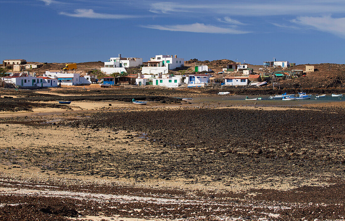 Boats and huts at Playa de Majanicho, Fuerteventura, Canary Islands, Islas Canarias, Atlantic Ocean, Spain, Europe