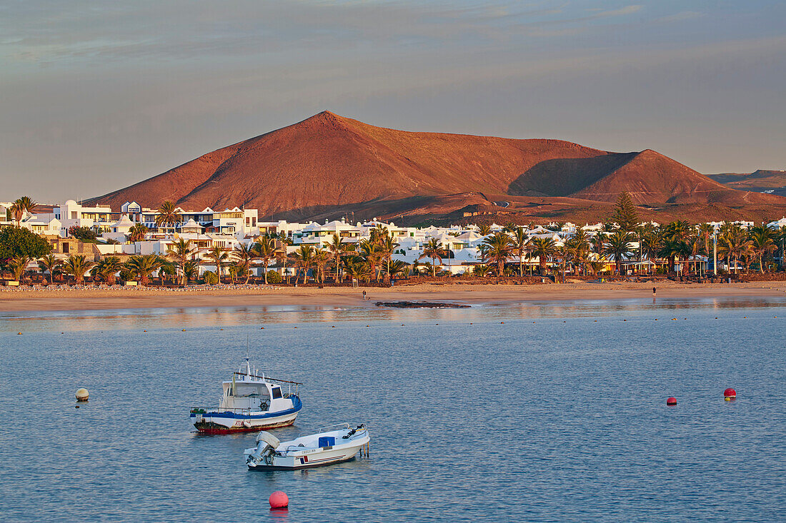 Sonnenaufgang in Costa Teguise, Atlantik, Lanzarote, Kanaren, Kanarische Inseln, Islas Canarias, Spanien, Europa