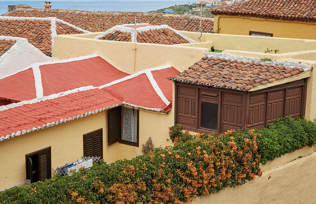 Blick über die Dächer in Icod de los Vinos, Teneriffa, Kanaren, Kanarische Inseln, Islas Canarias, Atlantik, Spanien, Europa