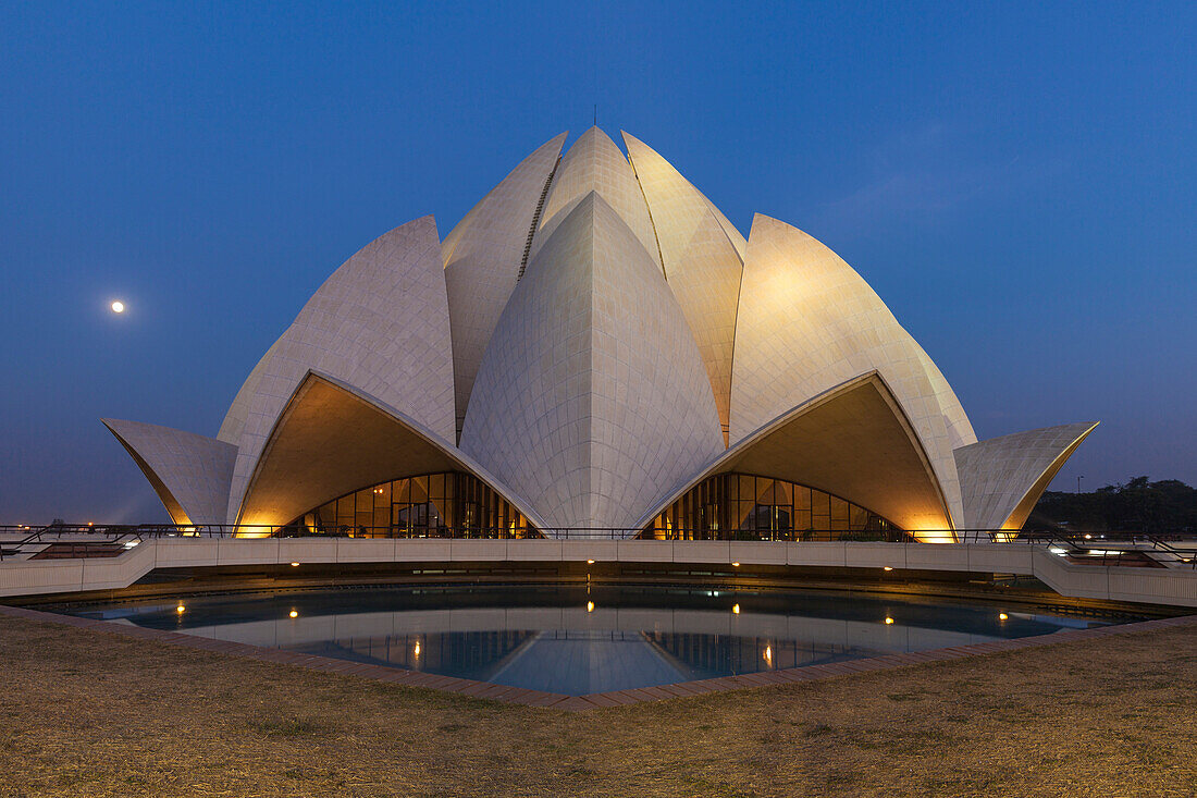 Bahai House of Worship known as the The Lotus Temple, New Delhi, Delhi, India, Asia