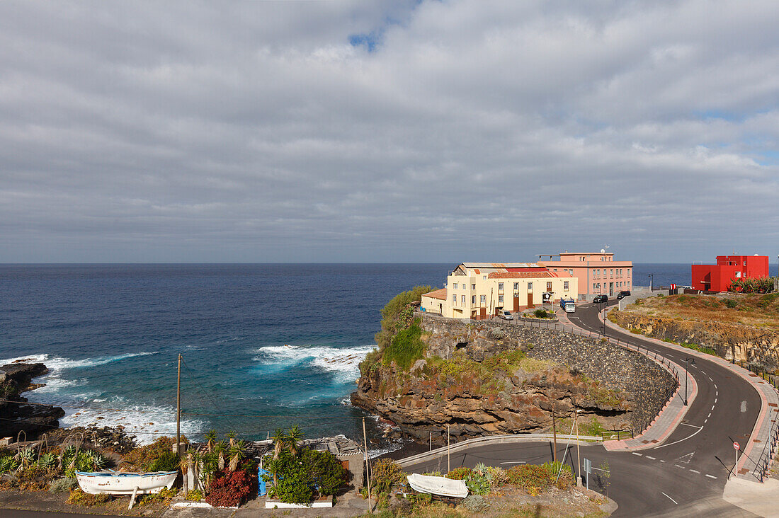 Rumfabrik von Ron Aldea, bei Puerto Espindola, Ostküste, Atlantik, bei San Andres, San Andres y Sauces, UNESCO Biosphärenreservat, La Palma, Kanarische Inseln, Spanien, Europa