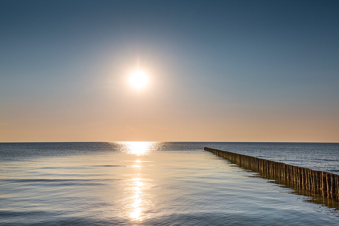 Sonnenuntergang am Strand, Insel Hiddensee, Mecklenburg-Vorpommern, Deutschland