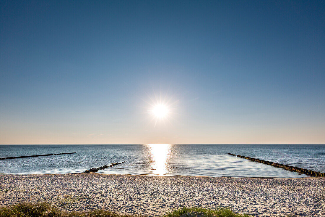 Sonnenuntergang am Strand, Insel Hiddensee, Mecklenburg-Vorpommern, Deutschland