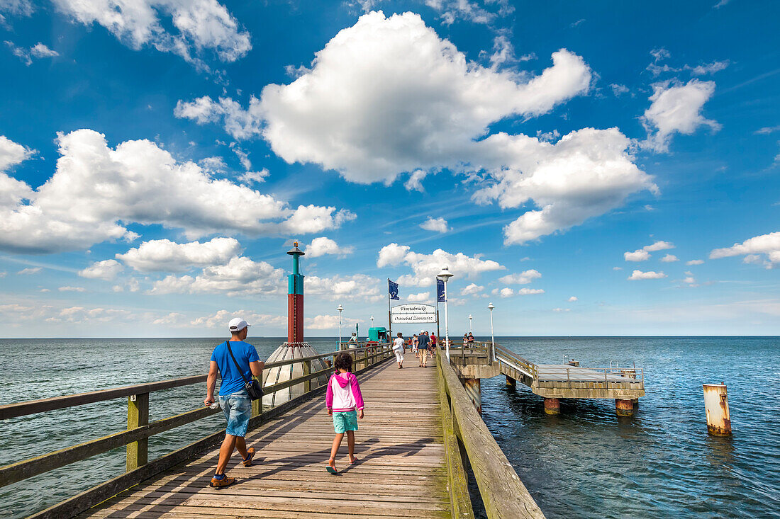 Pier, Zinnowitz, Usedom island, Mecklenburg-Western Pomerania, Germany