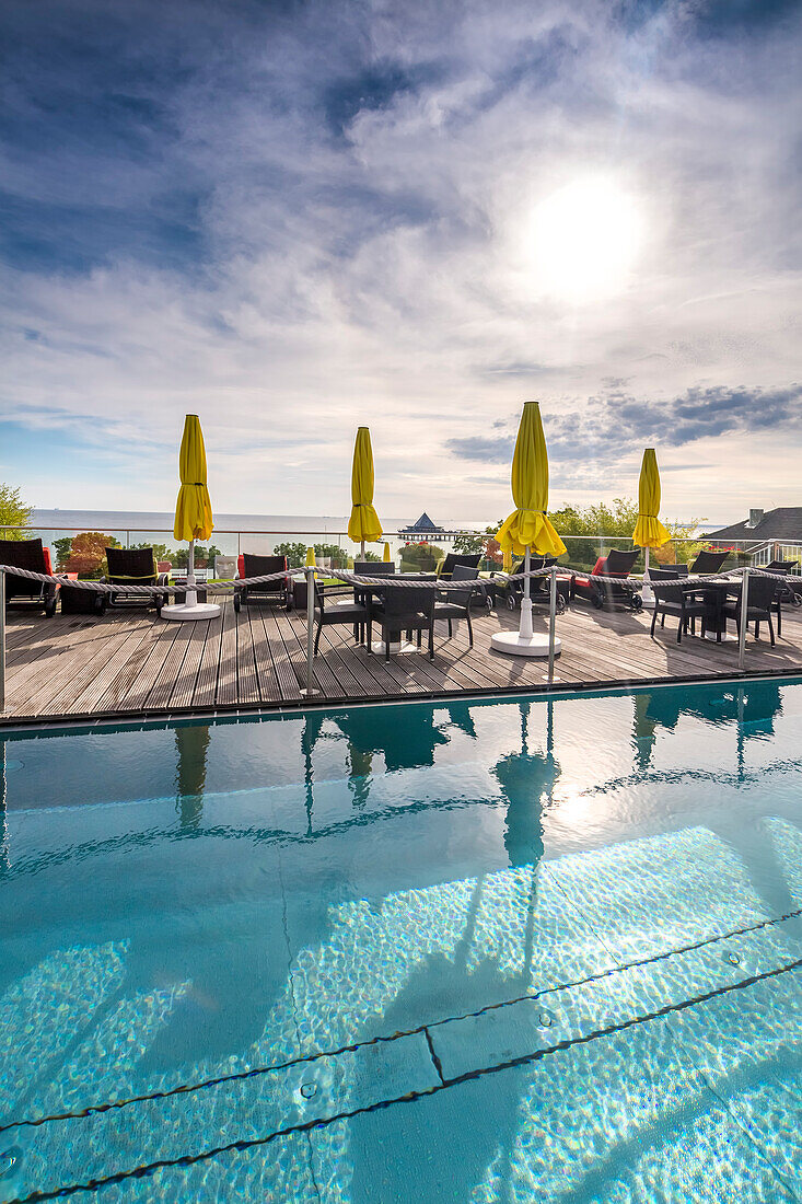 Pool, Maritim Hotel Kaiserhof, Heringsdorf, Usedom island, Mecklenburg-Western Pomerania, Germany