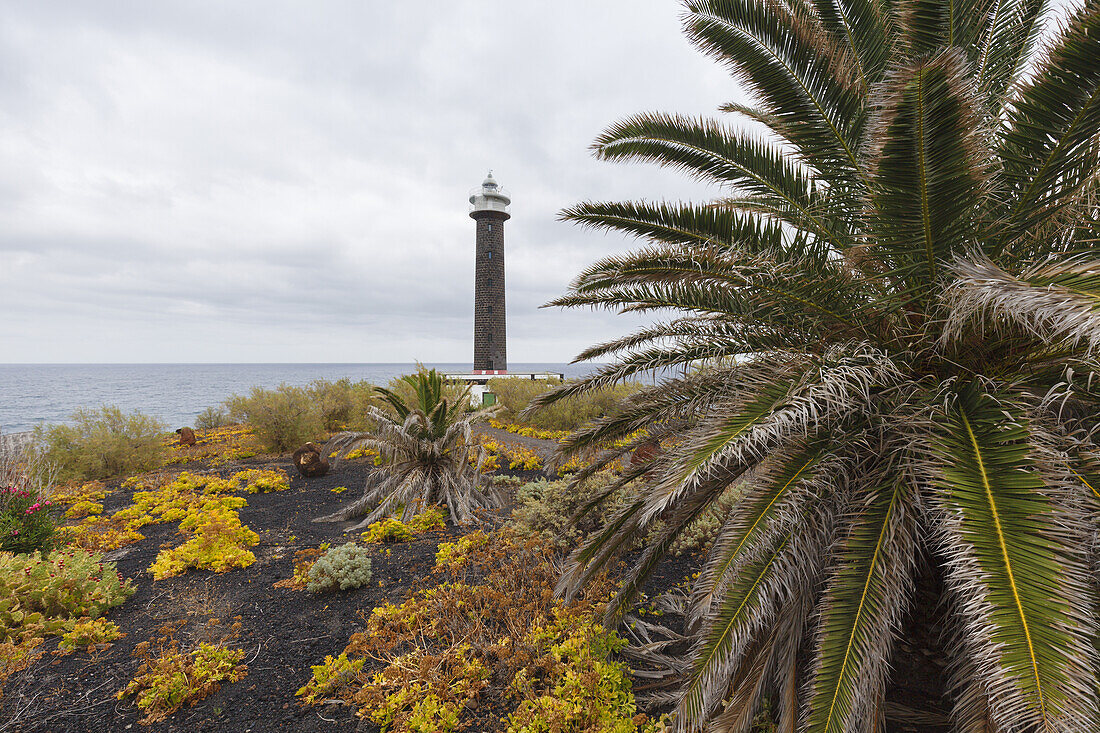 Faro de Punta Cumplida, Leuchtturm, b. Barlovento, Küste, Atlantik, UNESCO Biosphärenreservat, La Palma, Kanarische Inseln, Spanien, Europa