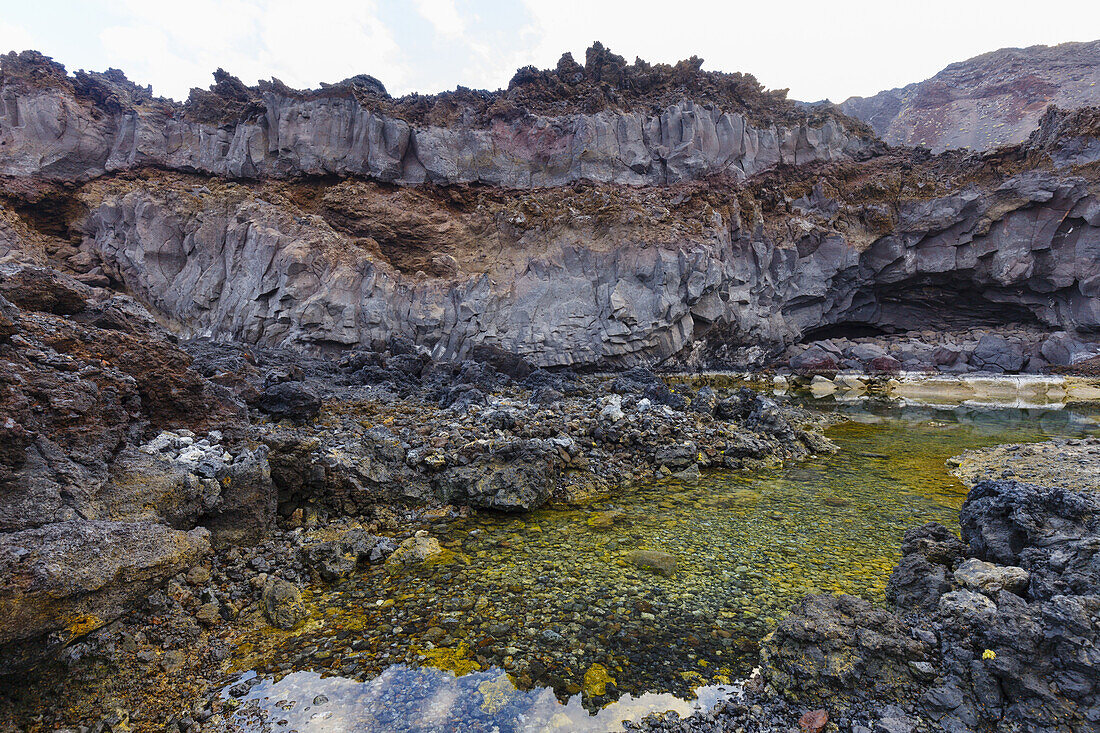 An der Fuente Santa, heiße Quelle, Playa Echentive, Strand bei Fuencaliente, UNESCO Biosphärenreservat,  La Palma, Kanarische Inseln, Spanien, Europa
