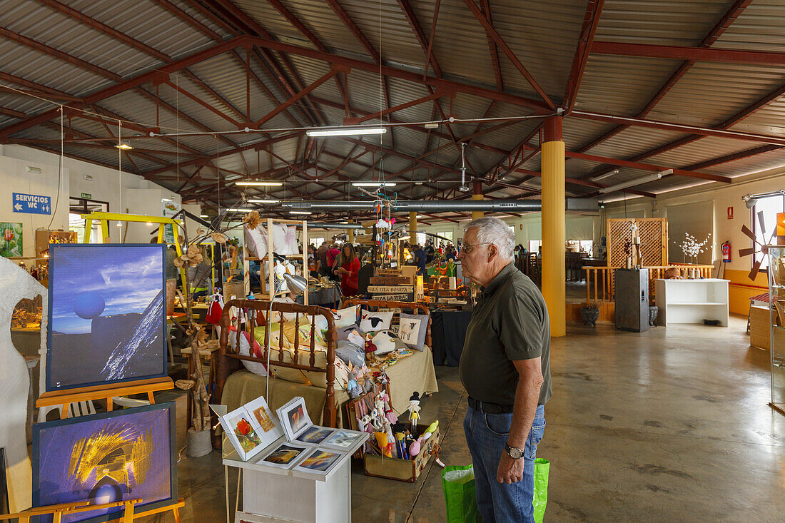 arts and craft, Mercadillo, weekly market, market hall, in the El Fayal pinewood near Puntagorda, Puntagorda, UNESCO Biosphere Reserve, La Palma, Canary Islands, Spain, Europe
