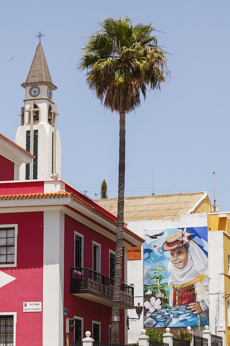 Rathaus, Graffiti, Wandgemälde von Matias Mata, alias Sabotaje al Montaje, El Paso, UNESCO Biosphärenreservat,  La Palma, Kanarische Inseln, Spanien, Europa