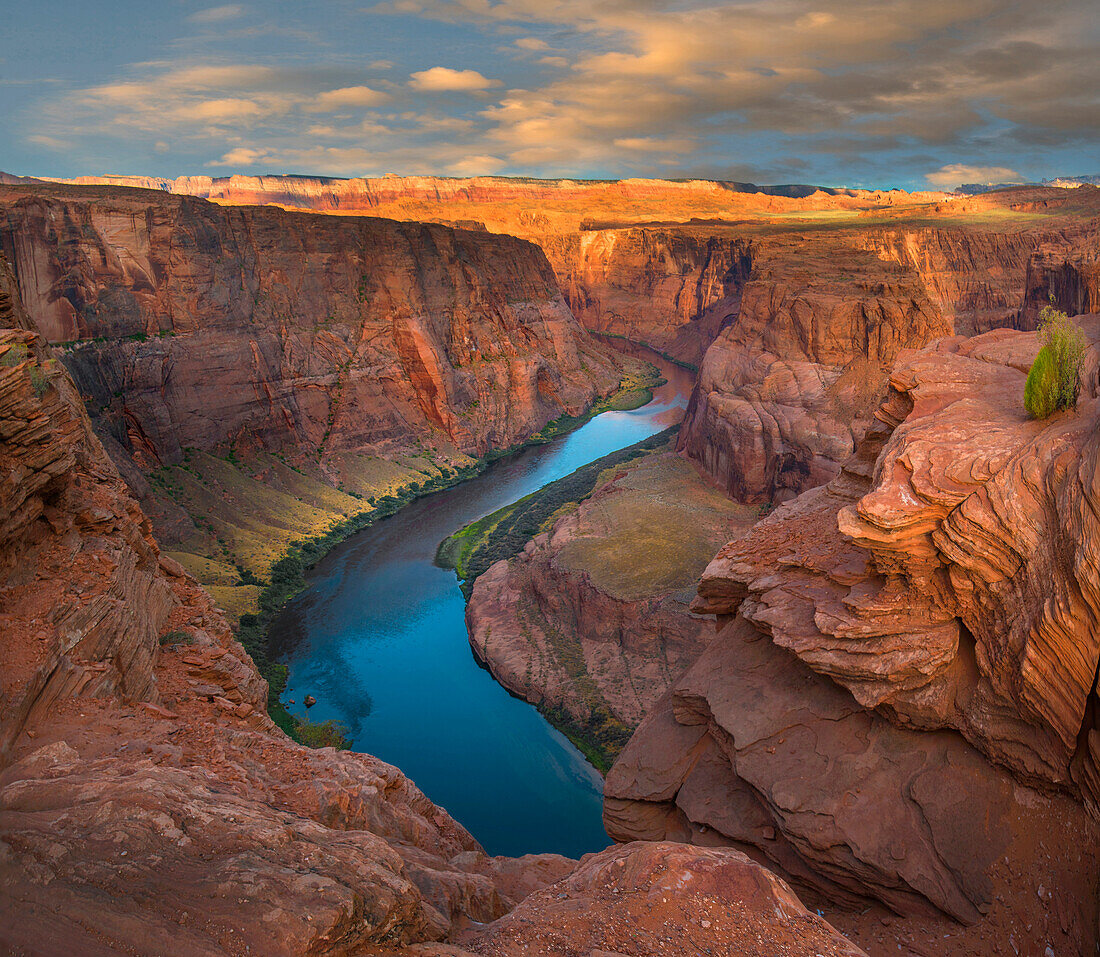 River in canyon, Horseshoe Bend, Colorado River, Glen Canyon, Arizona