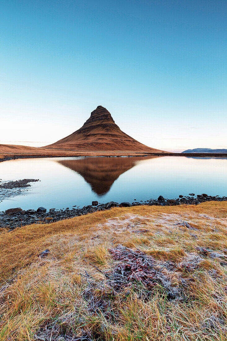 Grundafjordur, Snaefellsnes Peninsula, Western Iceland, Iceland. Kirkjufell mountain