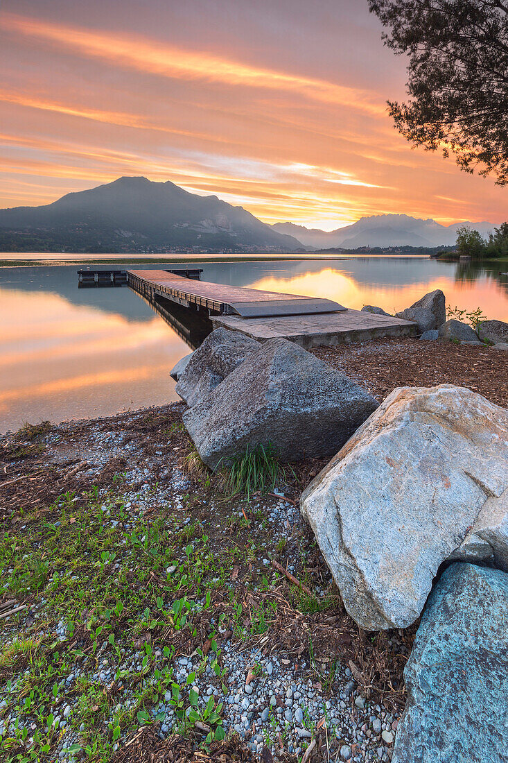 Sunrise on lake Pusiano, Como and Lecco province, Brianza, Lombardy, Italy, Europe