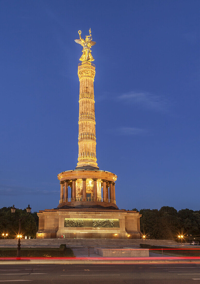 Siegessaeule am Abend, Verkehr, Berlin