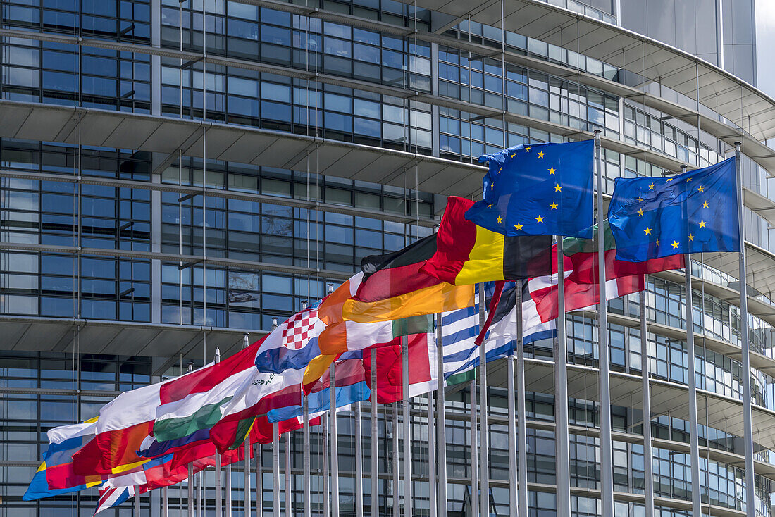 EU Parlament, Europaeische Flaggen, EU,  Strassburg, Elsass, Frankreich